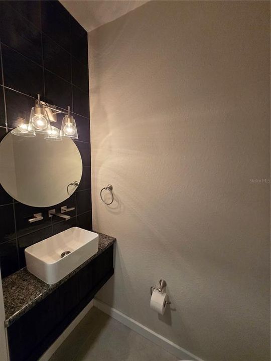 For Rent: $1,500 (1 beds, 1 baths, 1002 Square Feet)