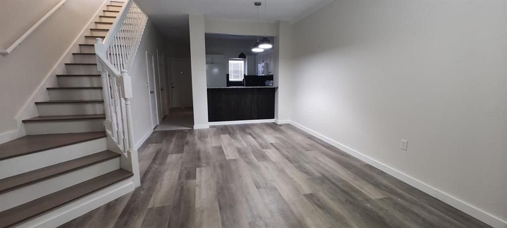 For Rent: $1,500 (1 beds, 1 baths, 1002 Square Feet)