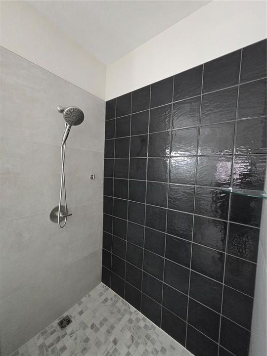 For Rent: $1,500 (1 beds, 1 baths, 1002 Square Feet)