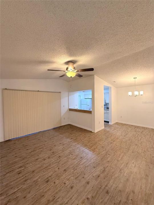 For Sale: $169,000 (2 beds, 1 baths, 930 Square Feet)