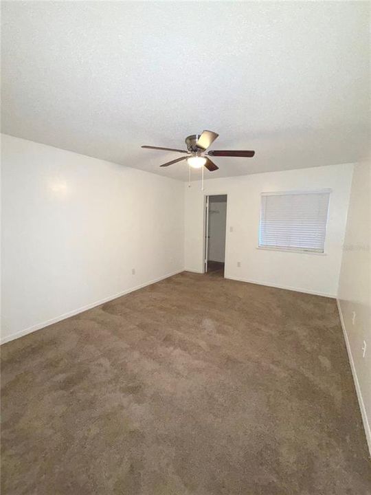 For Sale: $169,000 (2 beds, 1 baths, 930 Square Feet)
