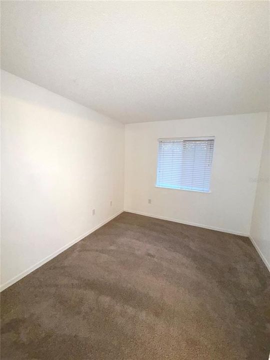 For Sale: $169,000 (2 beds, 1 baths, 930 Square Feet)