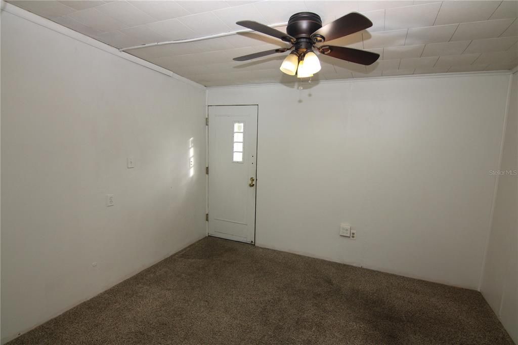 待售: $154,900 (1 贝兹, 1 浴室, 861 平方英尺)