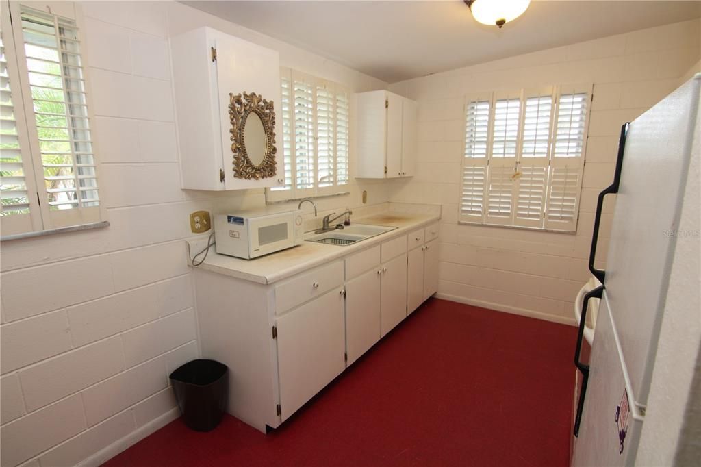 待售: $154,900 (1 贝兹, 1 浴室, 861 平方英尺)