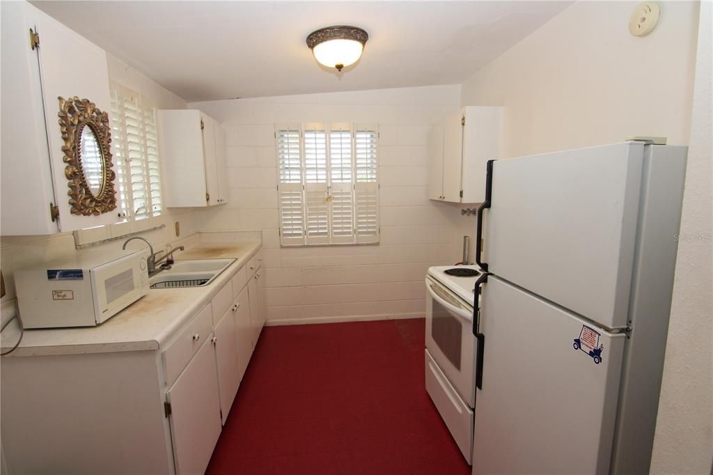 待售: $154,900 (1 贝兹, 1 浴室, 861 平方英尺)