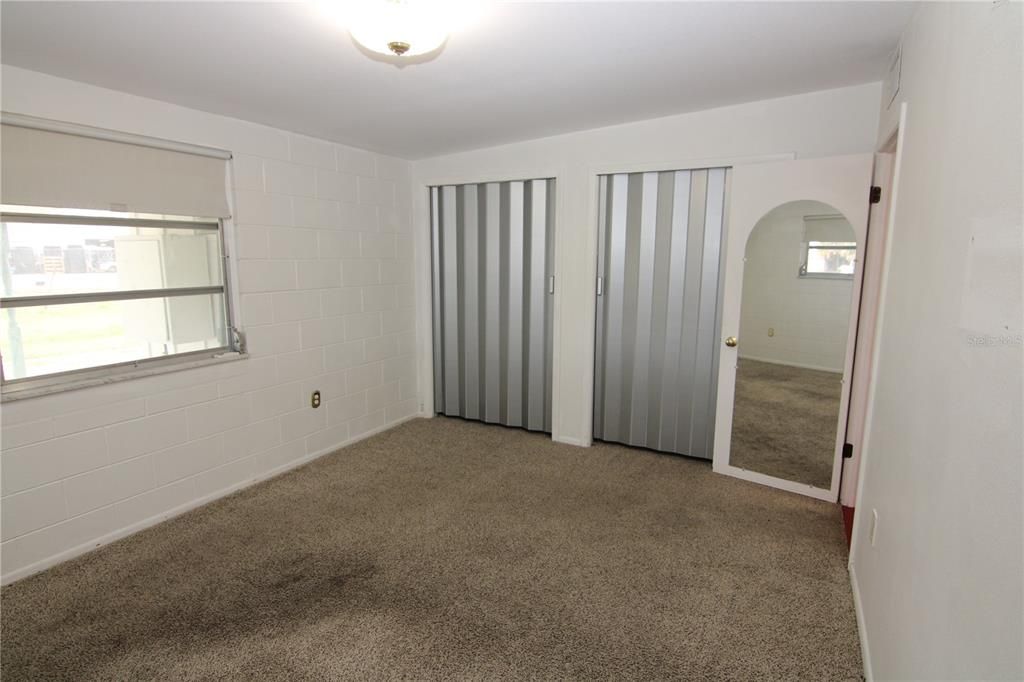 待售: $154,900 (1 贝兹, 1 浴室, 861 平方英尺)