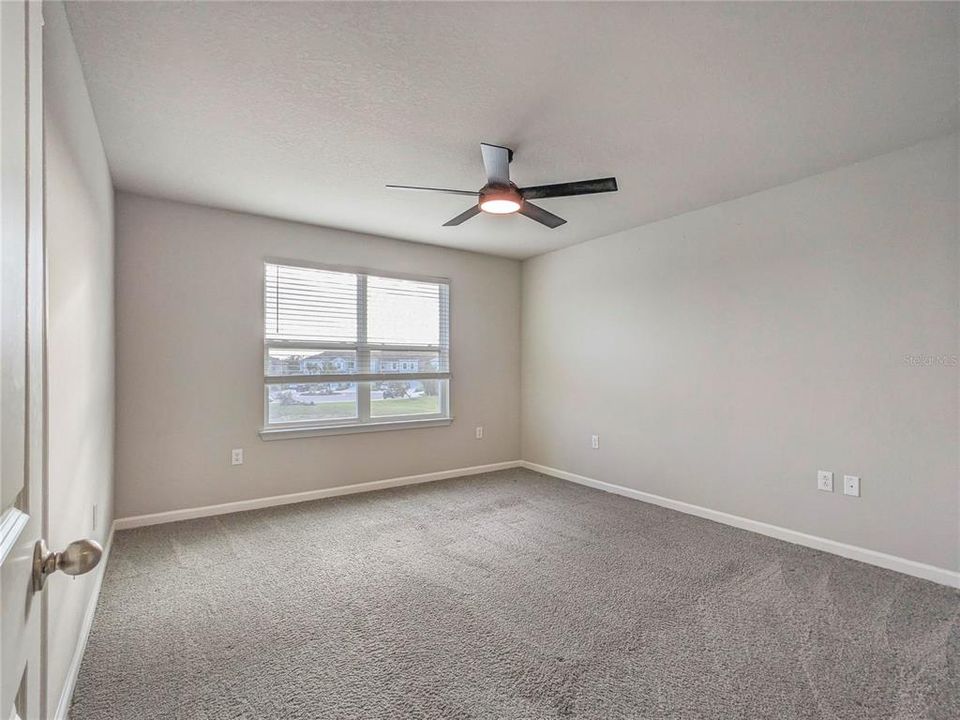 出租: $2,395 (3 贝兹, 2 浴室, 1549 平方英尺)