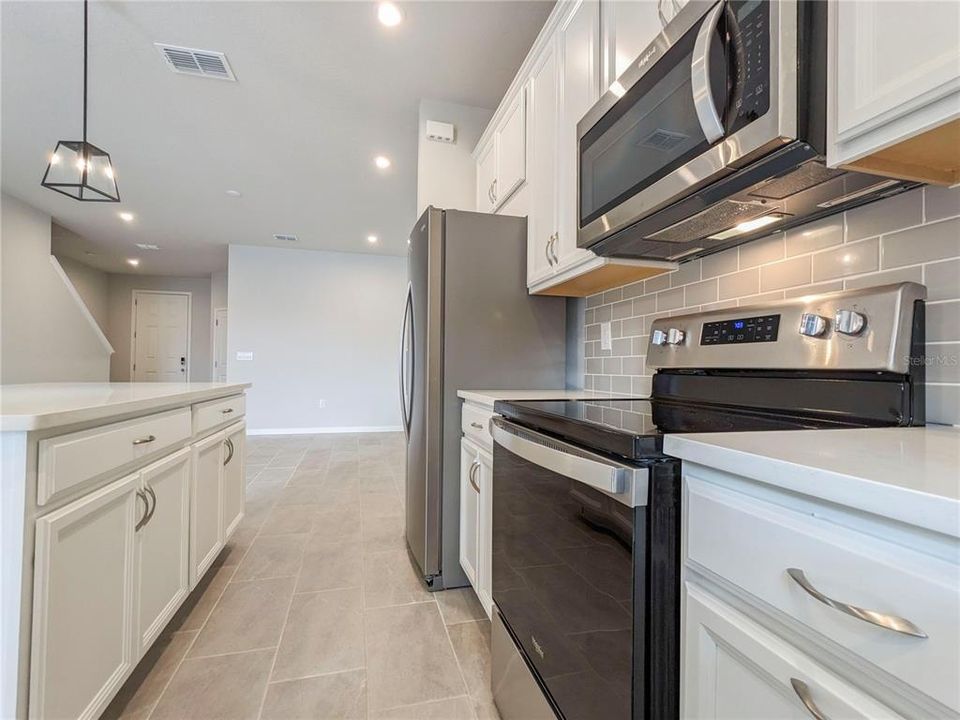 出租: $2,395 (3 贝兹, 2 浴室, 1549 平方英尺)