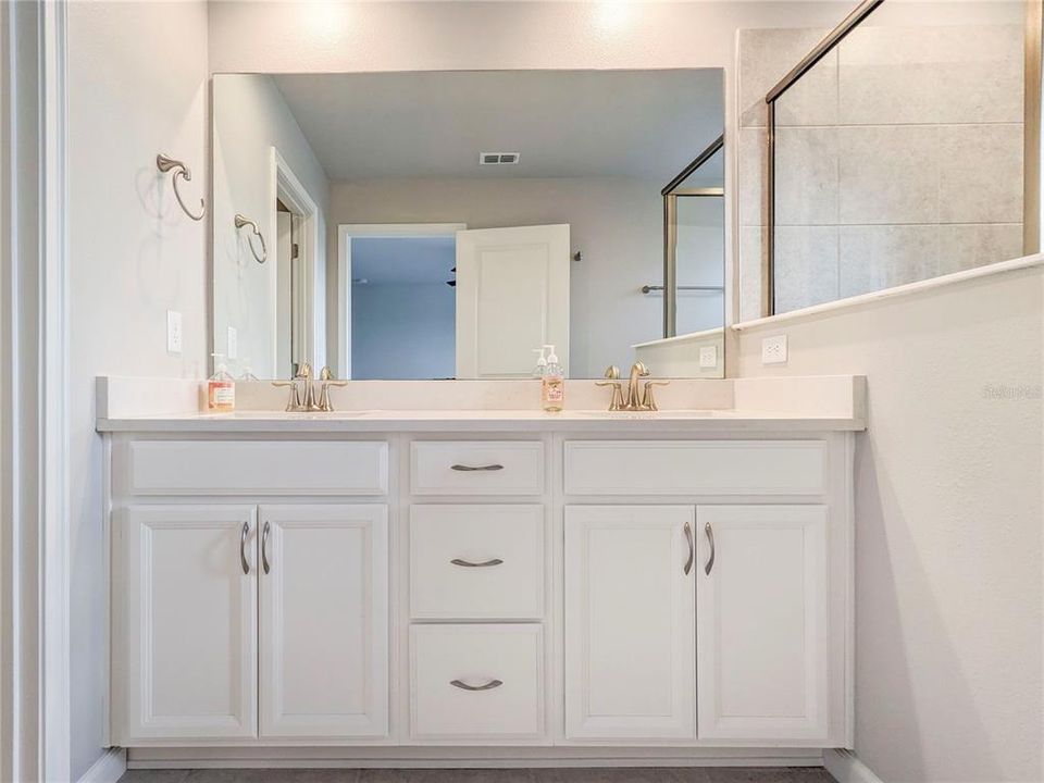 出租: $2,395 (3 贝兹, 2 浴室, 1549 平方英尺)