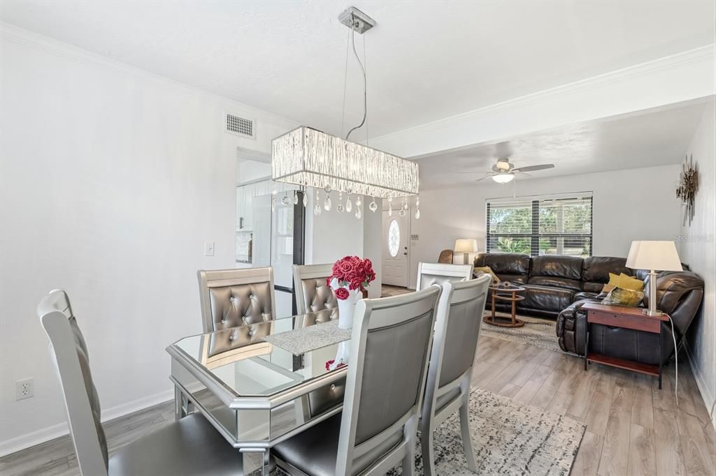 На продажу: $410,000 (3 спален, 2 ванн, 1872 Квадратных фут)