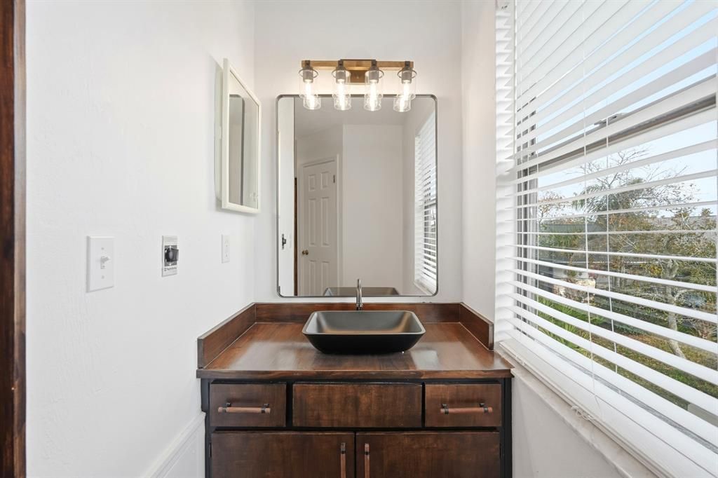 На продажу: $410,000 (3 спален, 2 ванн, 1872 Квадратных фут)