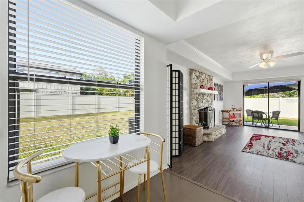 На продажу: $410,000 (3 спален, 2 ванн, 1872 Квадратных фут)