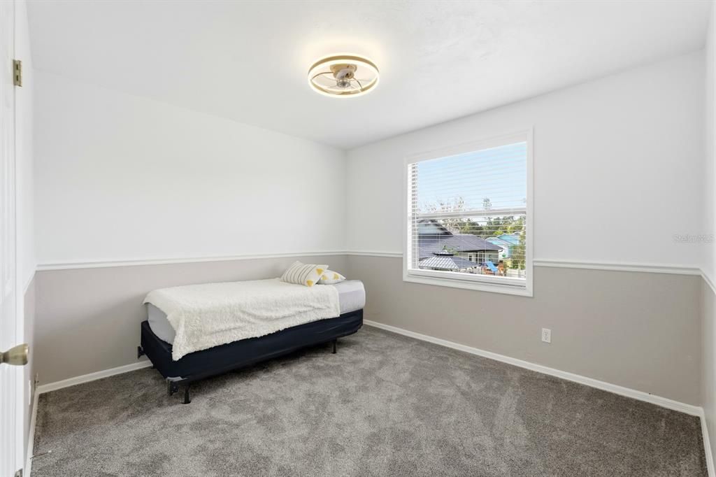 На продажу: $410,000 (3 спален, 2 ванн, 1872 Квадратных фут)