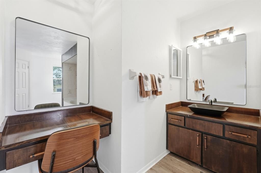 На продажу: $410,000 (3 спален, 2 ванн, 1872 Квадратных фут)