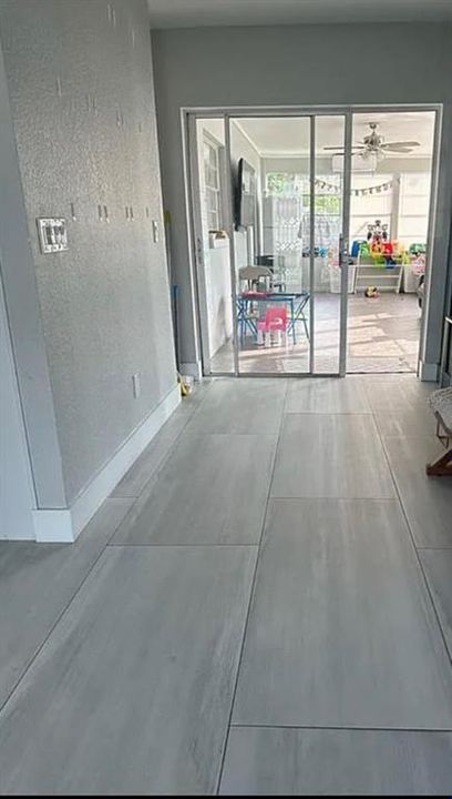 En Venta: $550,000 (5 camas, 3 baños, 2305 Pies cuadrados)