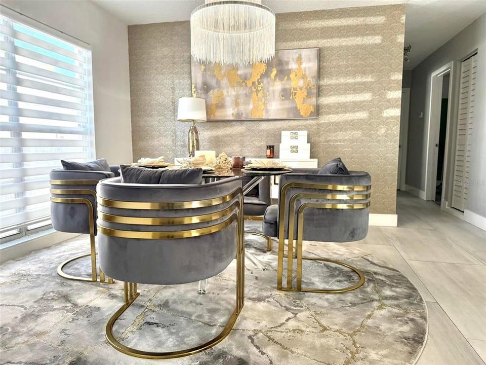 En Venta: $550,000 (5 camas, 3 baños, 2305 Pies cuadrados)