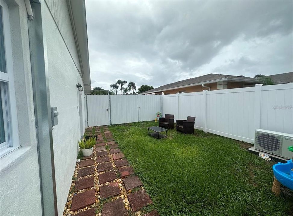 En Venta: $550,000 (5 camas, 3 baños, 2305 Pies cuadrados)