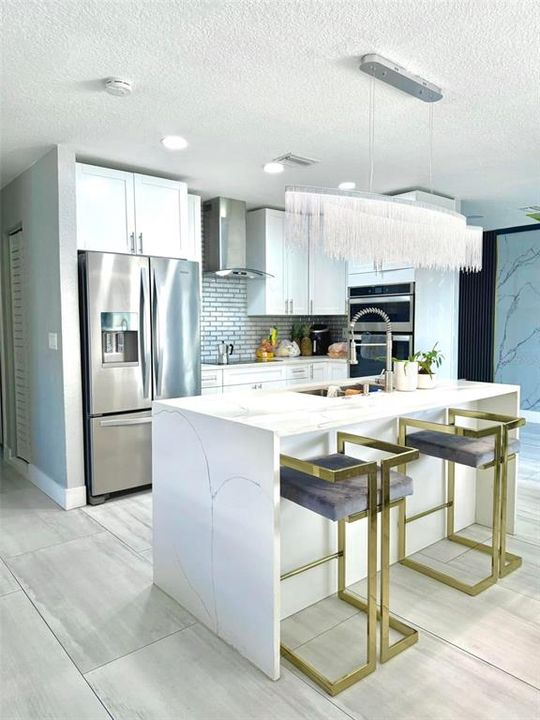 En Venta: $550,000 (5 camas, 3 baños, 2305 Pies cuadrados)