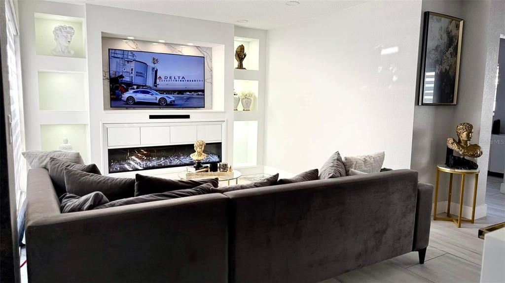 En Venta: $550,000 (5 camas, 3 baños, 2305 Pies cuadrados)