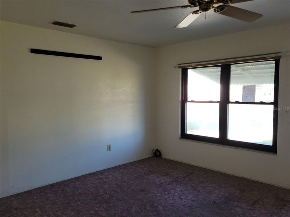 For Sale: $155,000 (3 beds, 1 baths, 1172 Square Feet)