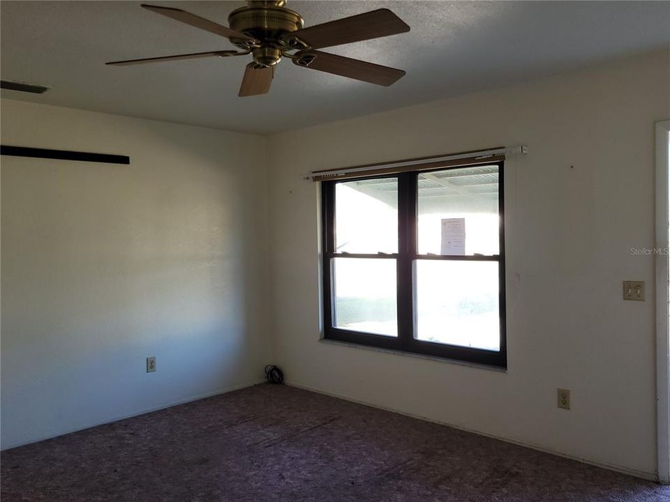 For Sale: $155,000 (3 beds, 1 baths, 1172 Square Feet)