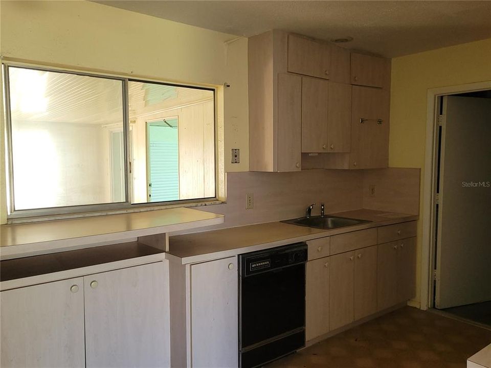 For Sale: $155,000 (3 beds, 1 baths, 1172 Square Feet)