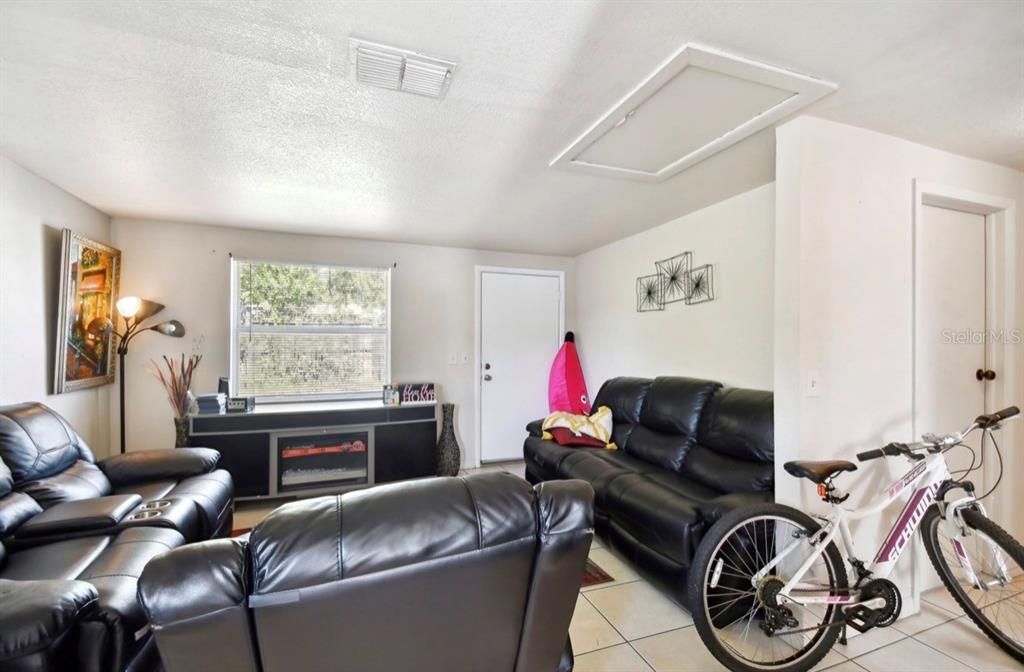 En Venta: $699,900 (8 camas, 0 baños, 2808 Pies cuadrados)