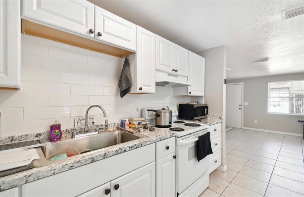 En Venta: $699,900 (8 camas, 0 baños, 2808 Pies cuadrados)