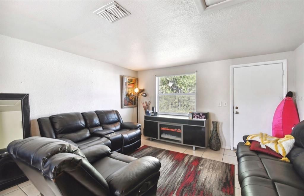 En Venta: $699,900 (8 camas, 0 baños, 2808 Pies cuadrados)