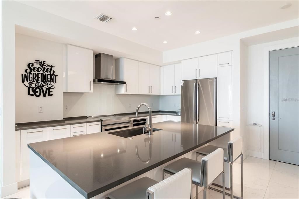 For Rent: $6,500 (2 beds, 2 baths, 1535 Square Feet)