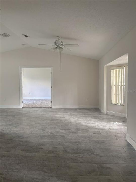 出租: $2,375 (4 贝兹, 2 浴室, 1852 平方英尺)