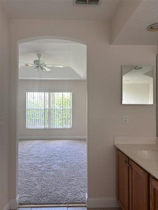 出租: $2,375 (4 贝兹, 2 浴室, 1852 平方英尺)