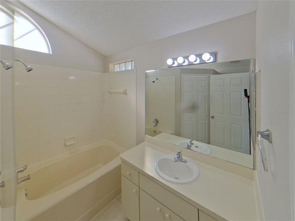 For Rent: $1,839 (3 beds, 2 baths, 1298 Square Feet)
