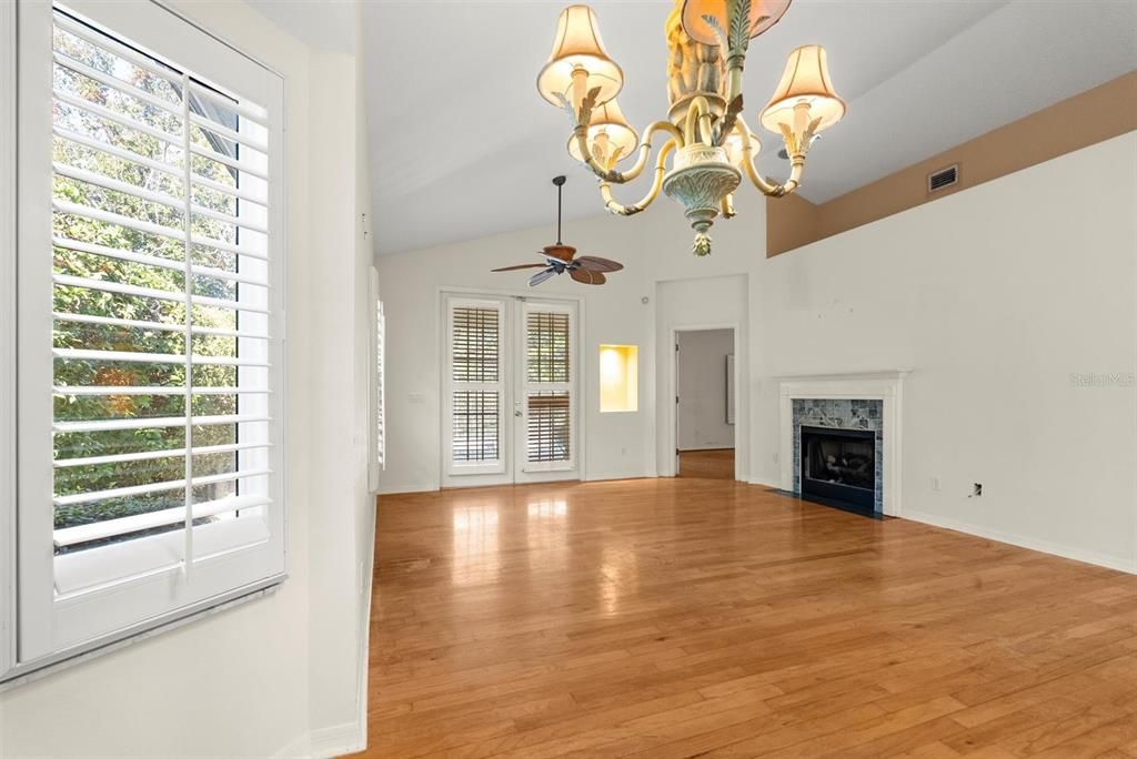 For Sale: $289,000 (2 beds, 2 baths, 1494 Square Feet)