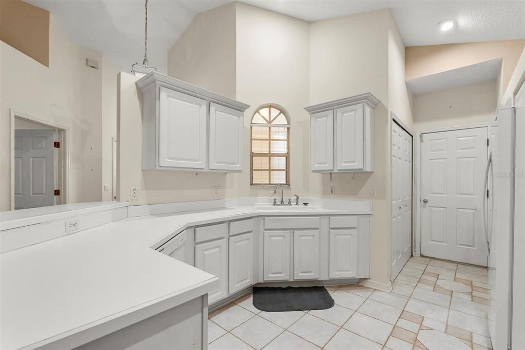 For Sale: $289,000 (2 beds, 2 baths, 1494 Square Feet)