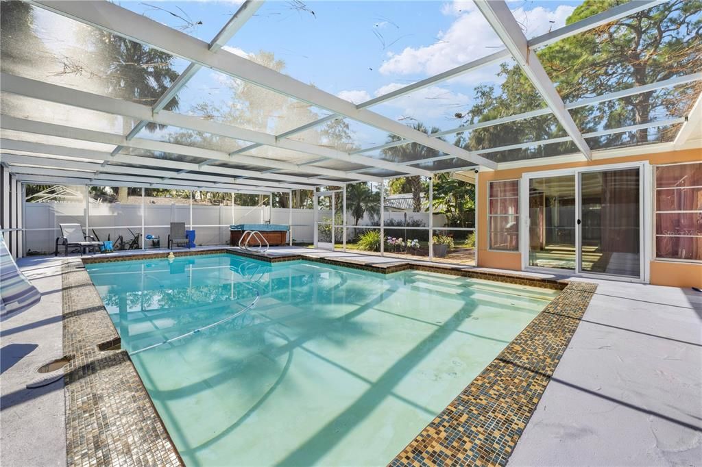 待售: $349,000 (2 贝兹, 2 浴室, 1585 平方英尺)