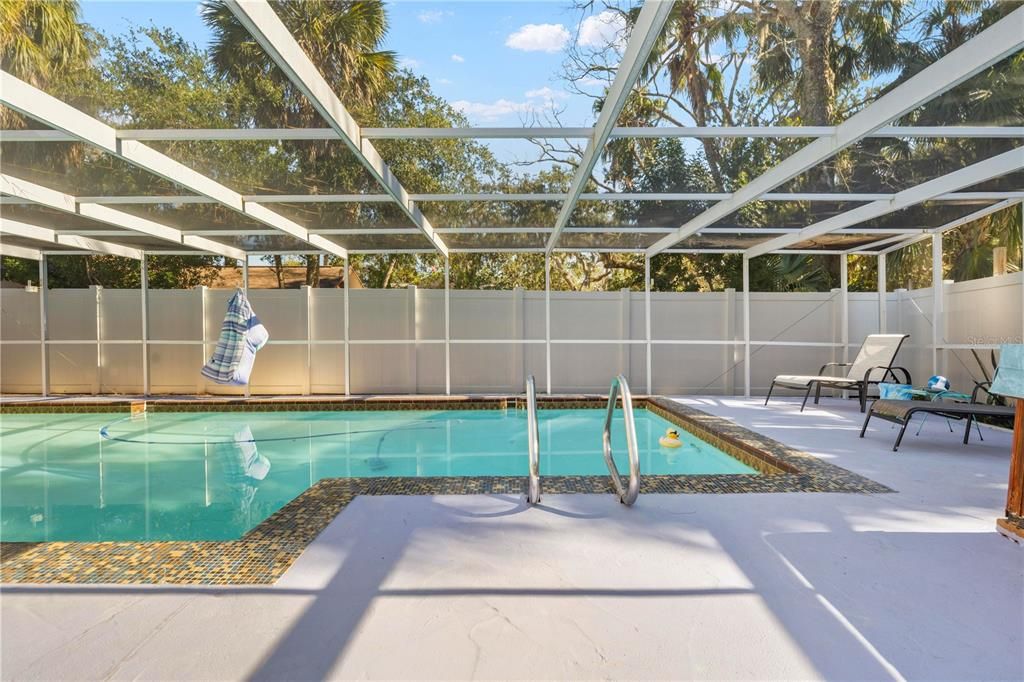 待售: $349,000 (2 贝兹, 2 浴室, 1585 平方英尺)