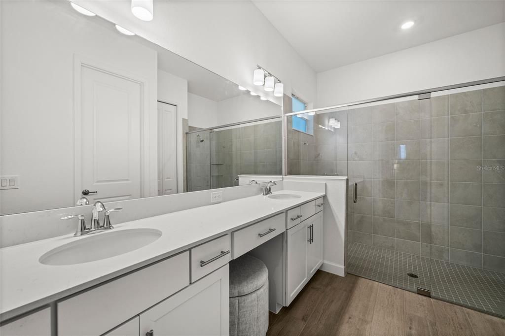 For Sale: $650,000 (3 beds, 3 baths, 2224 Square Feet)