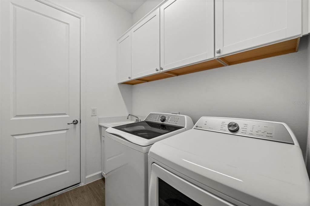 For Sale: $650,000 (3 beds, 3 baths, 2224 Square Feet)