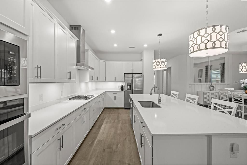 For Sale: $650,000 (3 beds, 3 baths, 2224 Square Feet)