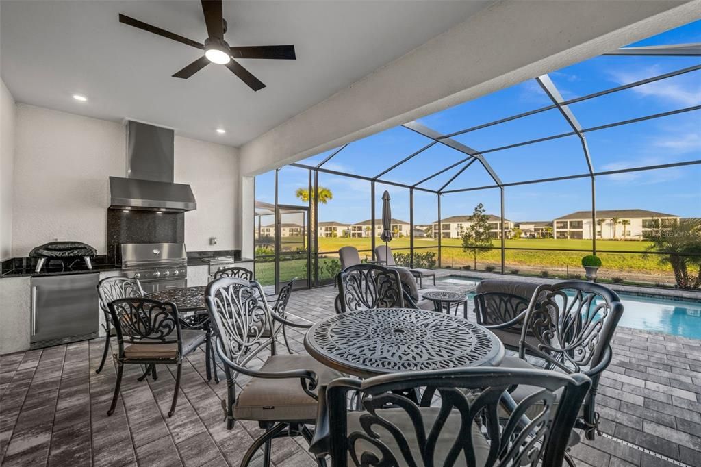 For Sale: $650,000 (3 beds, 3 baths, 2224 Square Feet)