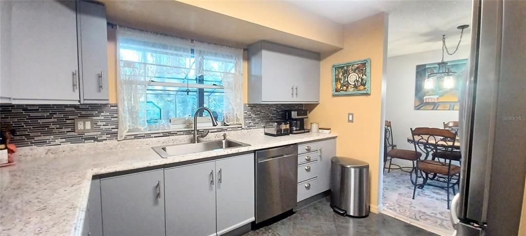 For Sale: $320,000 (2 beds, 2 baths, 1244 Square Feet)