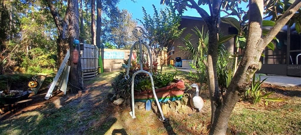 For Sale: $320,000 (2 beds, 2 baths, 1244 Square Feet)