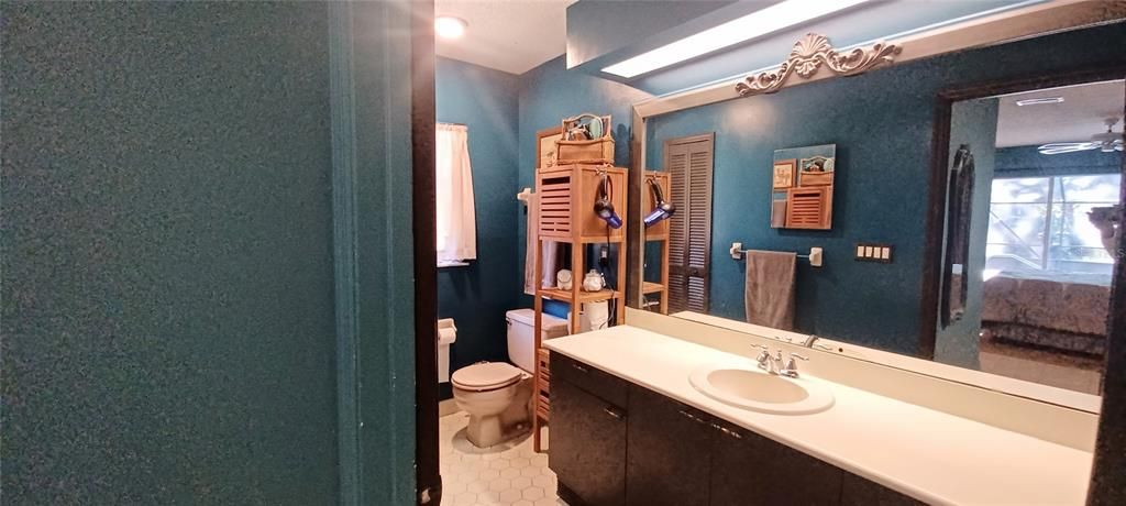 For Sale: $320,000 (2 beds, 2 baths, 1244 Square Feet)