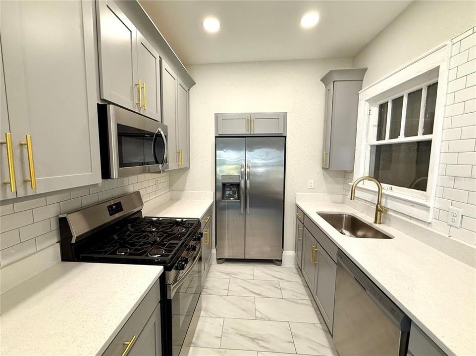 En Renta: $1,800 (2 camas, 1 baños, 950 Pies cuadrados)