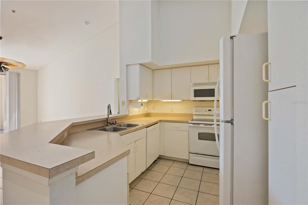 待售: $199,900 (2 贝兹, 2 浴室, 1089 平方英尺)