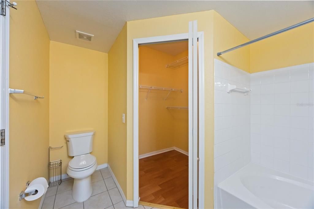 待售: $199,900 (2 贝兹, 2 浴室, 1089 平方英尺)