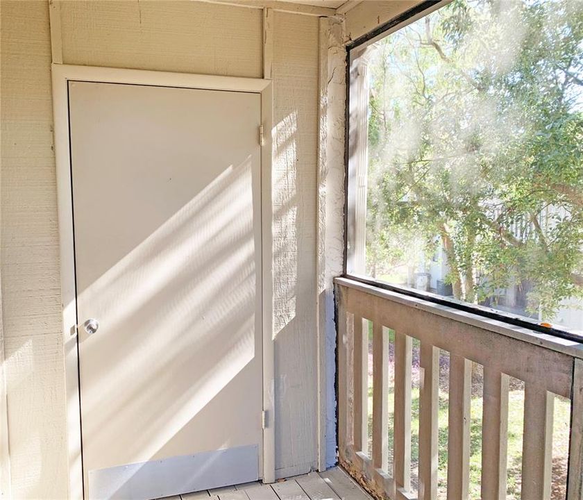 For Rent: $1,350 (2 beds, 1 baths, 768 Square Feet)