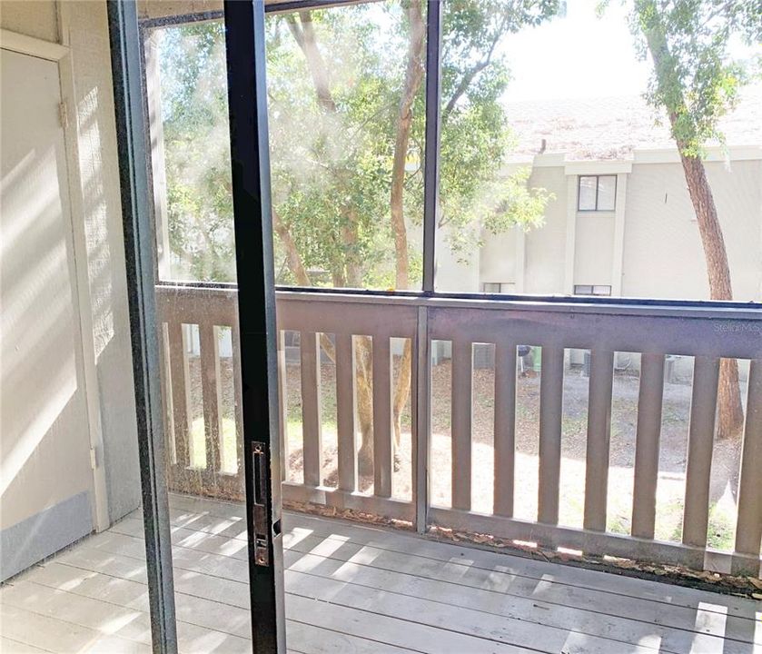 For Rent: $1,350 (2 beds, 1 baths, 768 Square Feet)