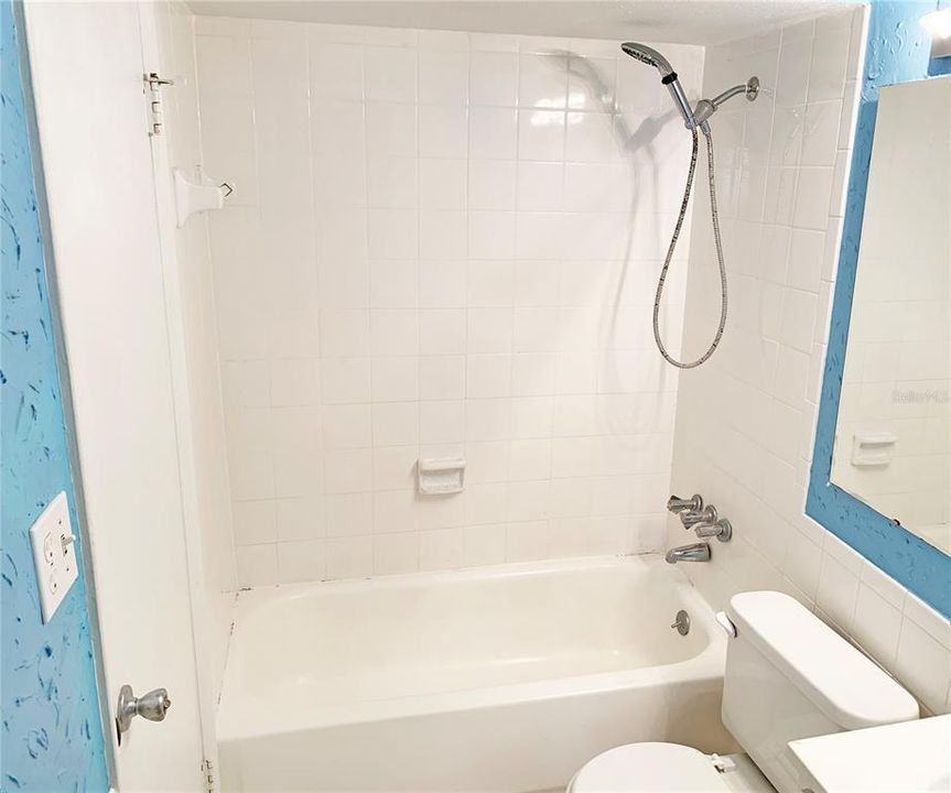 For Rent: $1,350 (2 beds, 1 baths, 768 Square Feet)